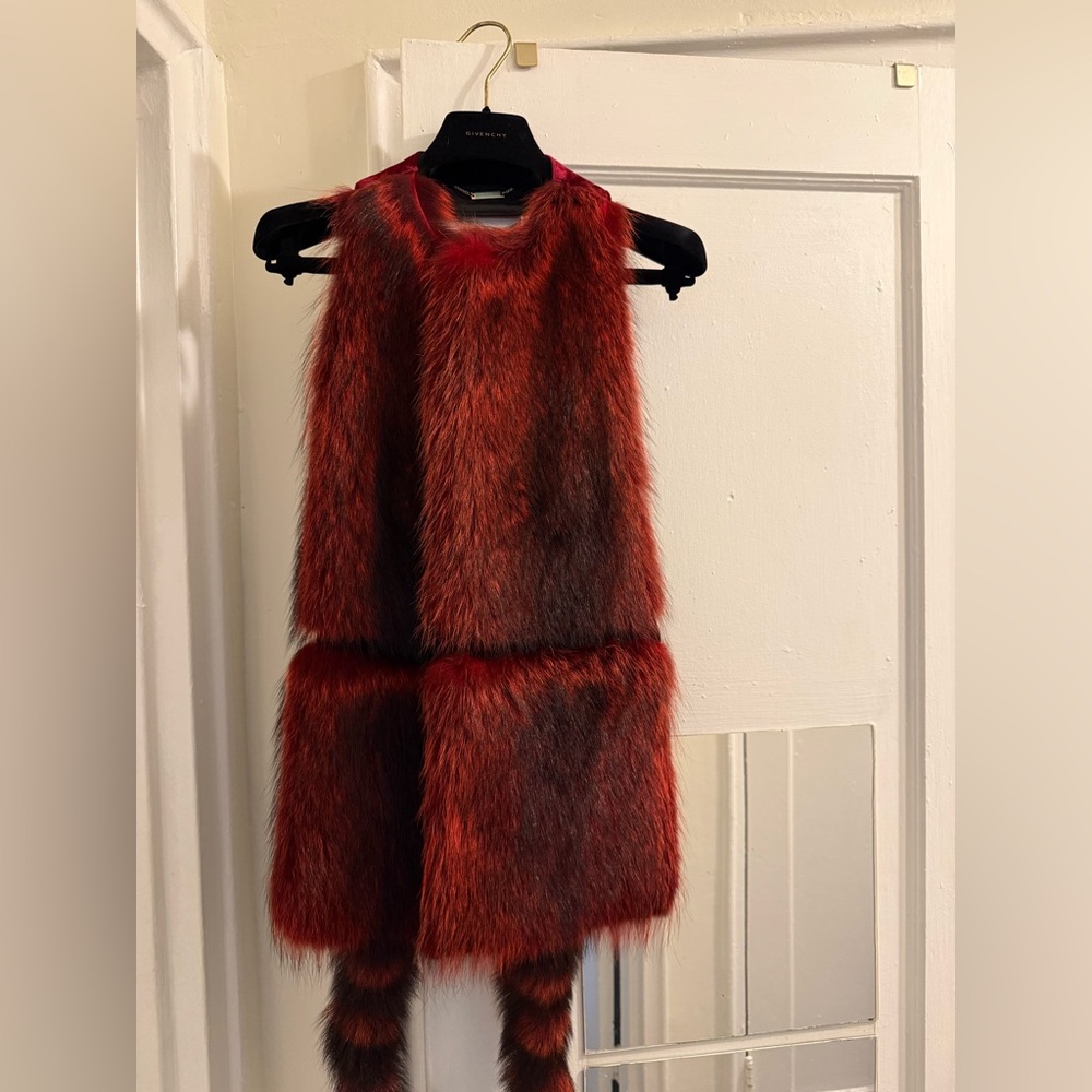 Givenchy Red and Black Fur Vest - Picture 5 of 9